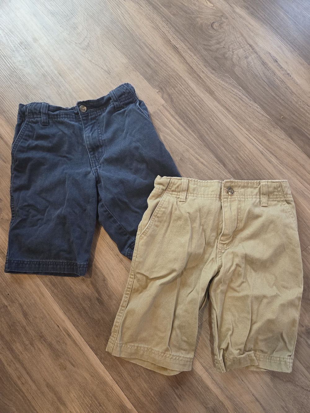 Men's Casual Cotton Shorts in Navy and Khaki